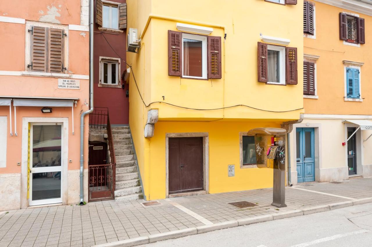 רוביני The Yellow House Apartments מראה חיצוני תמונה